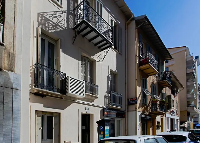 #3 Bottero A 2mins De La & Promenade Des アパート *